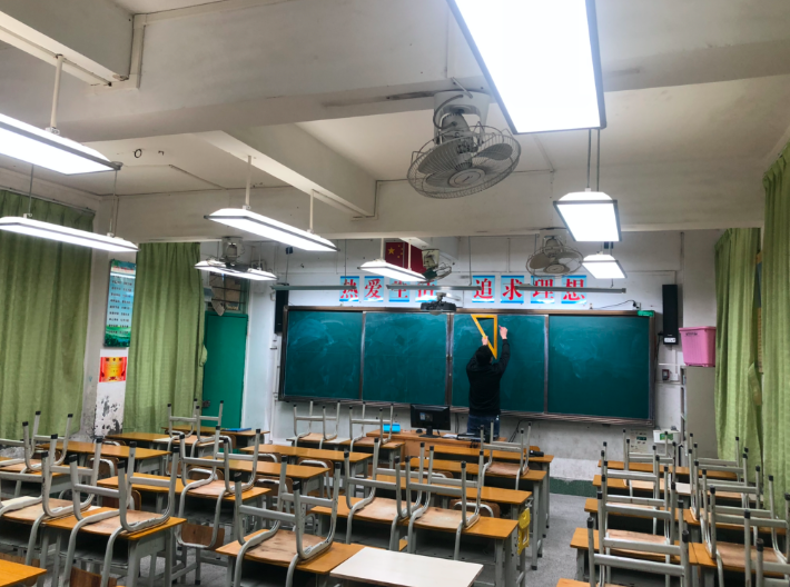 教室灯亮度达不到要求了怎么处理？